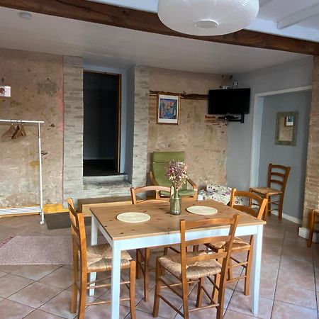 Appartement 3 Pieces Rdc Plein Centre Ville Marciac Exterior foto